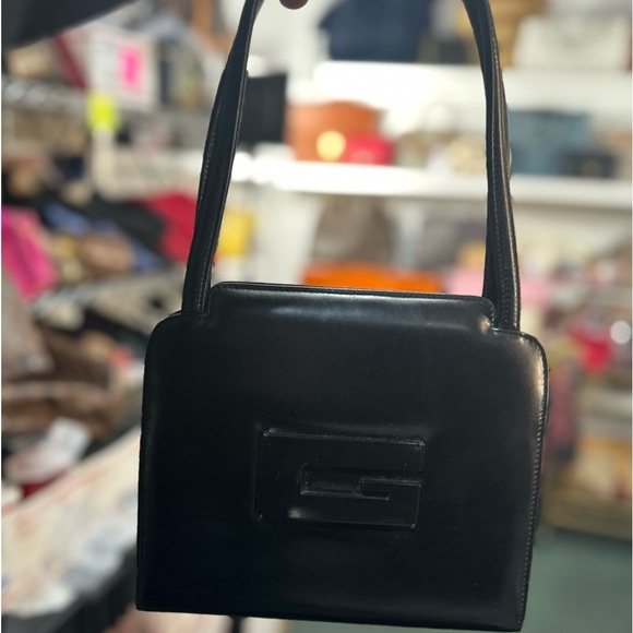 Handbags - @ladybosschic  Gucci Tom Ford Top Handle Bag buy 3 get 1 free $249 used